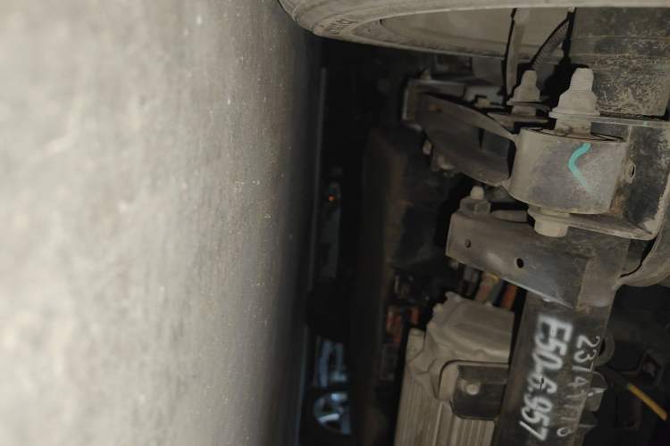 Used Wuling Hongguang MINIEV 2020 Zizai Version Lithium-NMC Chassis Rear Left