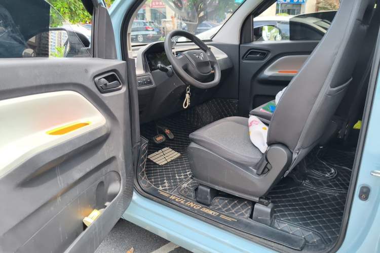 Used Wuling Hongguang MINIEV 2020 Zizai Version Lithium-NMC Driver Seat