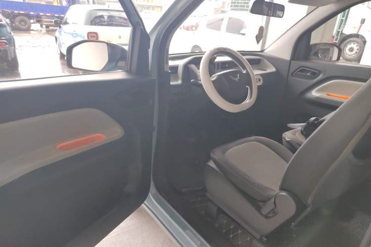 Used Wuling Hongguang MINIEV 2020 Enjoyment Model Lithium Iron Phosphate Driver Seat
