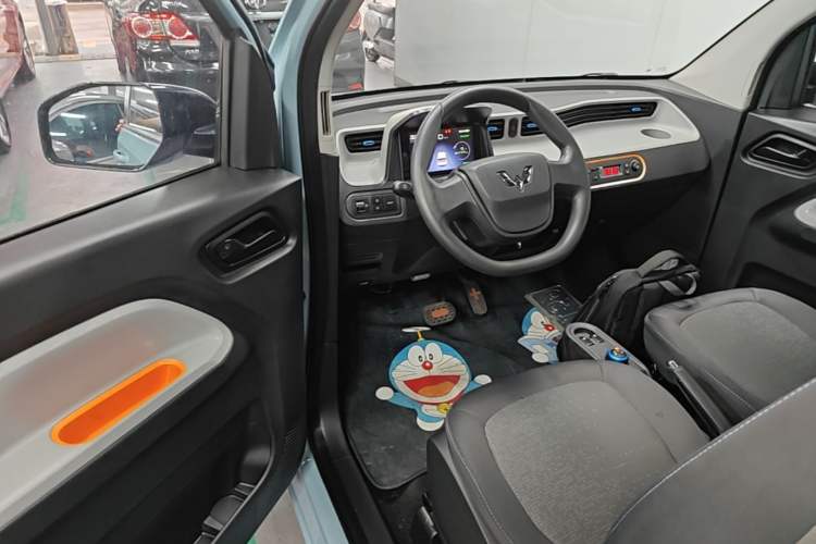 Used Wuling Hongguang MINIEV 2020 Freedom Version Lithium Iron Phosphate Driver Seat