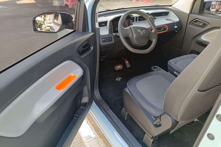 Used Wuling Hongguang MINIEV 2020 Enjoyment Model Lithium Iron Phosphate Driver Seat