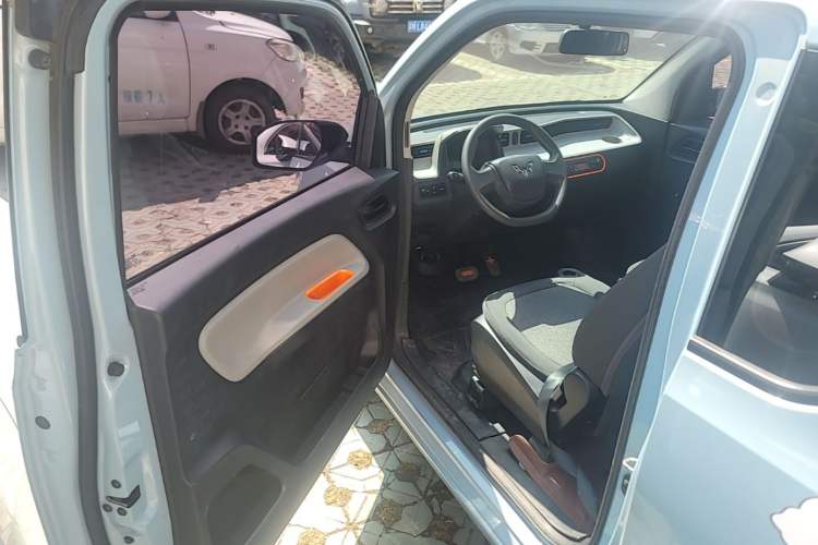 Used Wuling Hongguang MINIEV 2020 Freedom Version Lithium Iron Phosphate Driver Seat