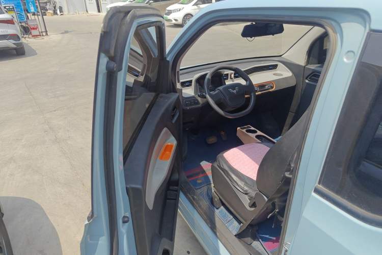 Used Wuling Hongguang MINIEV 2020 Enjoyment Model Lithium Iron Phosphate Driver Seat