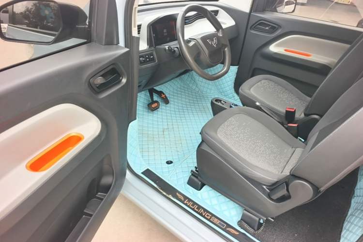 Used Wuling Hongguang MINIEV 2020 Freedom Version Lithium Iron Phosphate Driver Seat