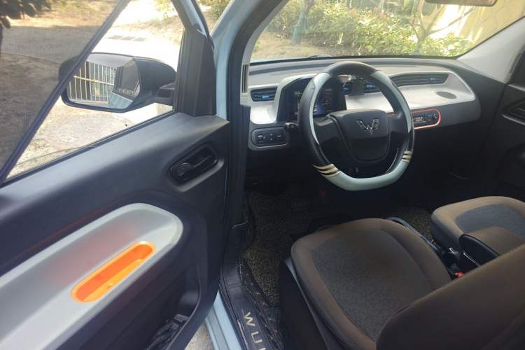 Used Wuling Hongguang MINIEV 2020 Enjoyment Model Lithium Iron Phosphate Driver Seat