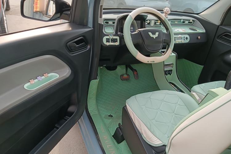 Used Wuling Hongguang MINIEV 2020 Freedom Version Lithium Iron Phosphate Driver Seat