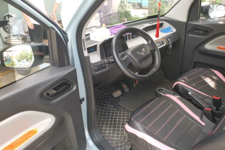 Used Wuling Hongguang MINIEV 2020 Enjoyment Model Lithium Iron Phosphate Driver Seat