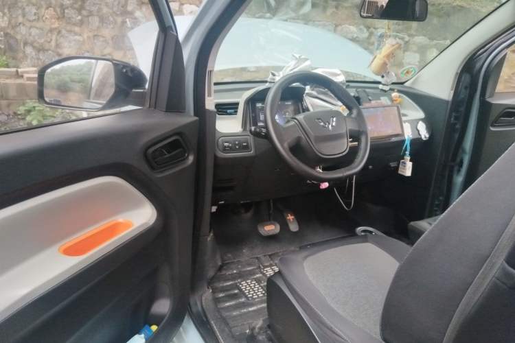 Used Wuling Hongguang MINIEV 2020 Freedom Version Lithium Iron Phosphate Driver Seat