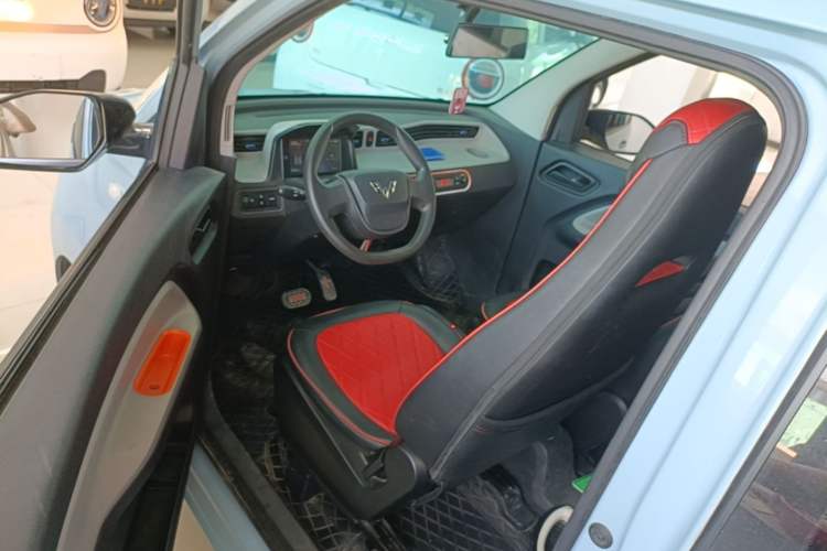 Used Wuling Hongguang MINIEV 2020 Freedom Version Lithium Iron Phosphate Driver Seat