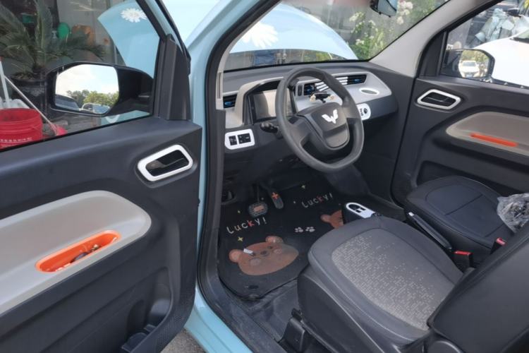 Used Wuling Hongguang MINIEV 2020 Freedom Version Lithium Iron Phosphate Driver Seat