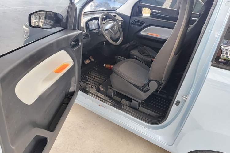 Used Wuling Hongguang MINIEV 2020 Enjoyment Model Lithium Iron Phosphate Driver Seat