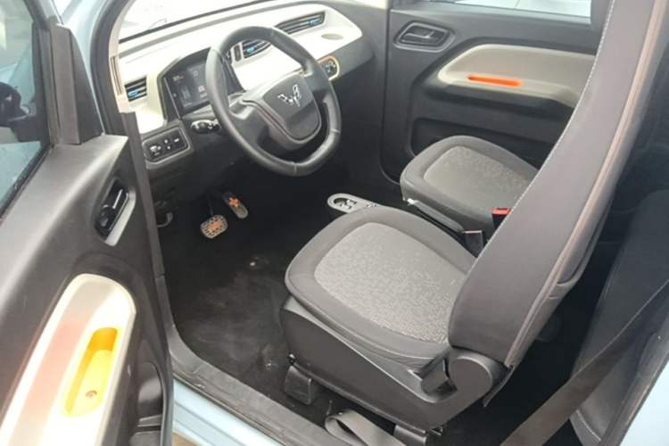 Used Wuling Hongguang MINIEV 2020 Enjoyment Model Lithium Iron Phosphate Driver Seat