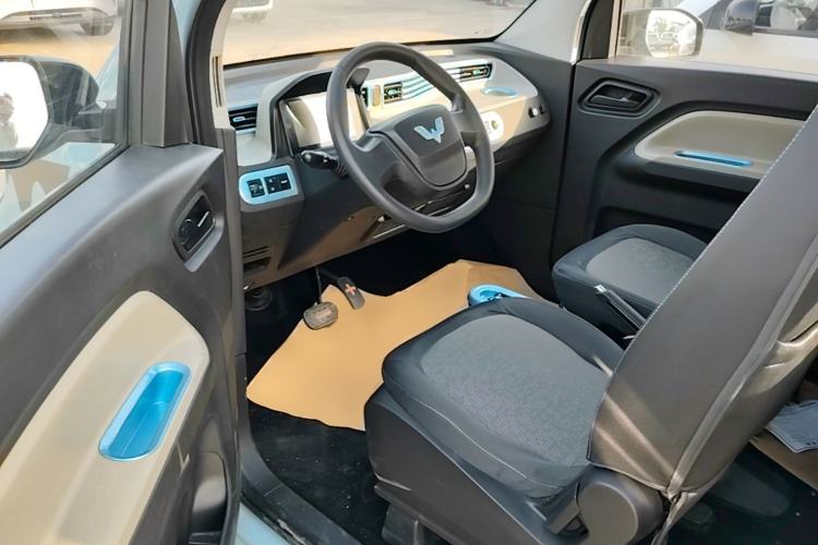 Used Wuling Hongguang MINIEV 2020 Freedom Version Lithium Iron Phosphate Driver Seat