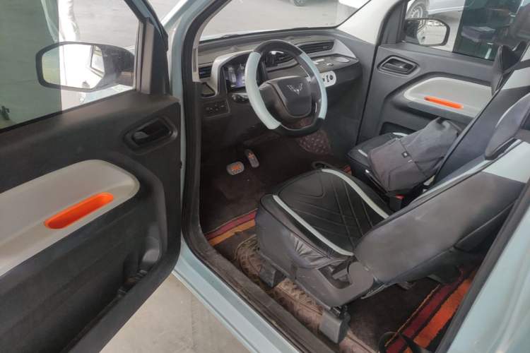 Used Wuling Hongguang MINIEV 2020 Freedom Version Lithium Iron Phosphate Driver Seat