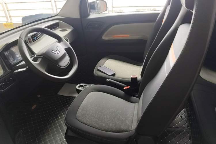 Used Wuling Hongguang MINIEV 2020 Zizai Version Lithium-NMC Driver Seat