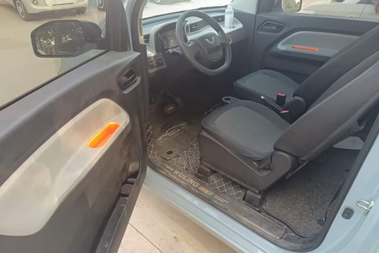 Used Wuling Hongguang MINIEV 2020 Freedom Version Lithium Iron Phosphate Driver Seat