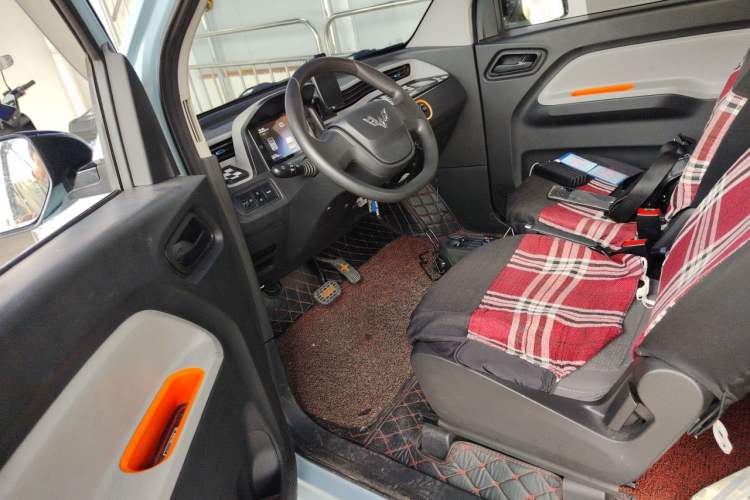Used Wuling Hongguang MINIEV 2020 Zizai Version Lithium-NMC Driver Seat