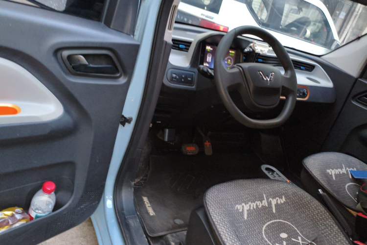 Used Wuling Hongguang MINIEV 2020 Freedom Version Lithium Iron Phosphate Driver Seat