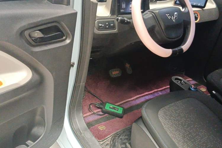 Used Wuling Hongguang MINIEV 2020 Zizai Version Lithium-NMC Driver Seat