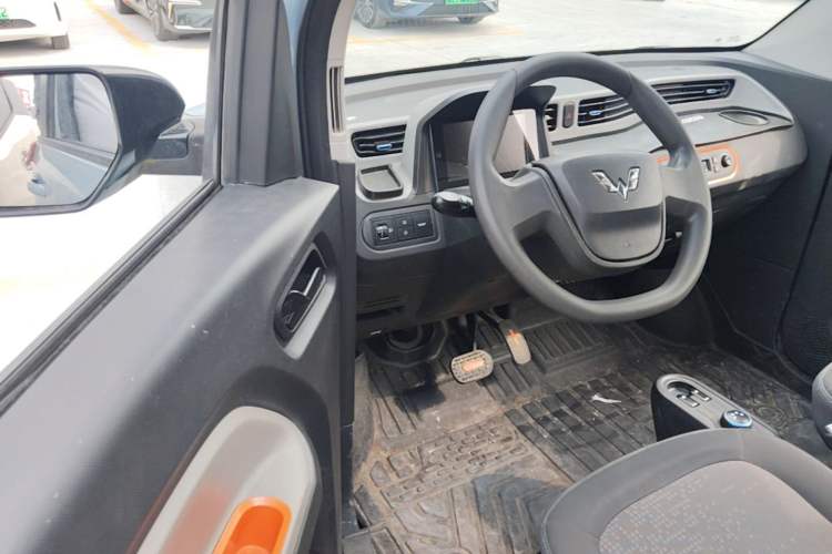 Used Wuling Hongguang MINIEV 2020 Freedom Version Lithium Iron Phosphate Driver Seat