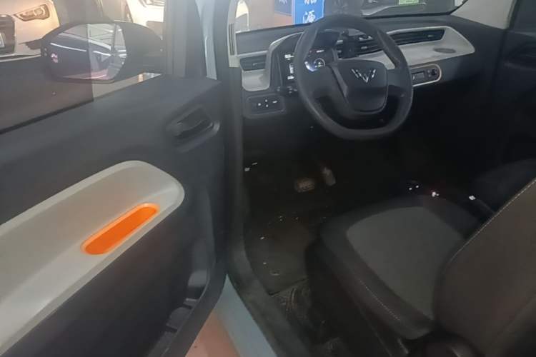 Used Wuling Hongguang MINIEV 2020 Zizai Version Lithium-NMC Driver Seat