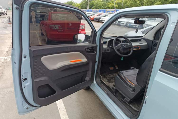 Used Wuling Hongguang MINIEV 2020 Freedom Version Lithium Iron Phosphate Driver Seat