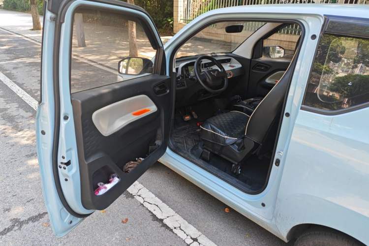 Used Wuling Hongguang MINIEV 2020 Freedom Version Lithium Iron Phosphate Driver Seat