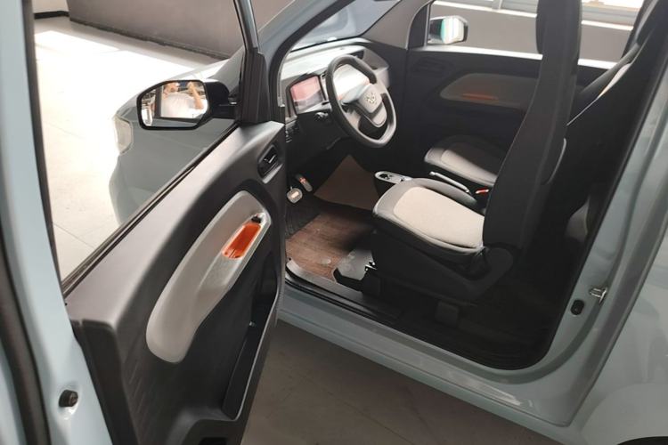 Used Wuling Hongguang MINIEV 2020 Freedom Version Lithium Iron Phosphate Driver Seat