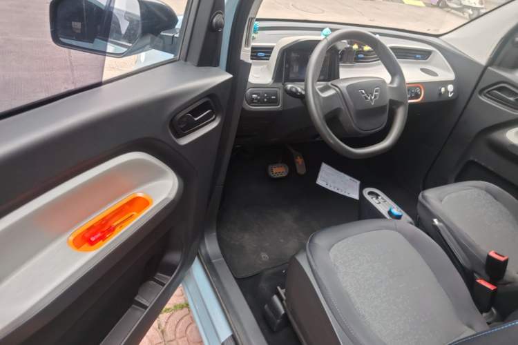 Used Wuling Hongguang MINIEV 2020 Enjoyment Model Lithium Iron Phosphate Driver Seat