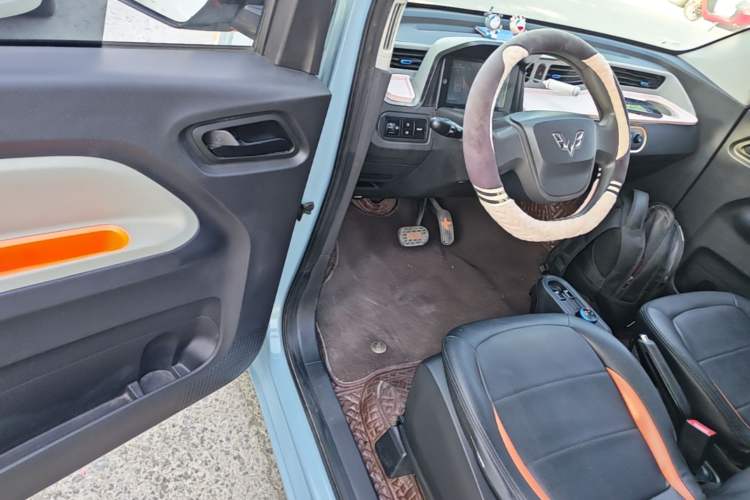 Used Wuling Hongguang MINIEV 2020 Freedom Version Lithium Iron Phosphate Driver Seat