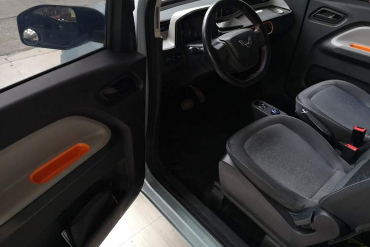 Used Wuling Hongguang MINIEV 2020 Enjoyment Model Lithium Iron Phosphate Driver Seat