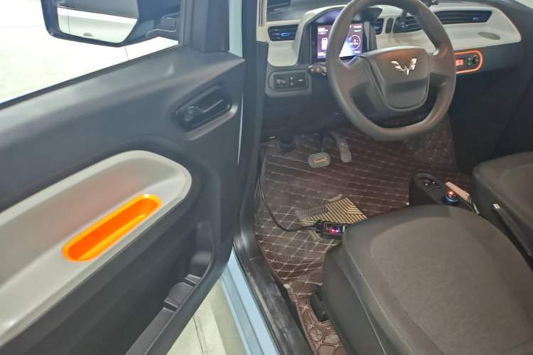 Used Wuling Hongguang MINIEV 2020 Enjoyment Model Lithium Iron Phosphate Driver Seat