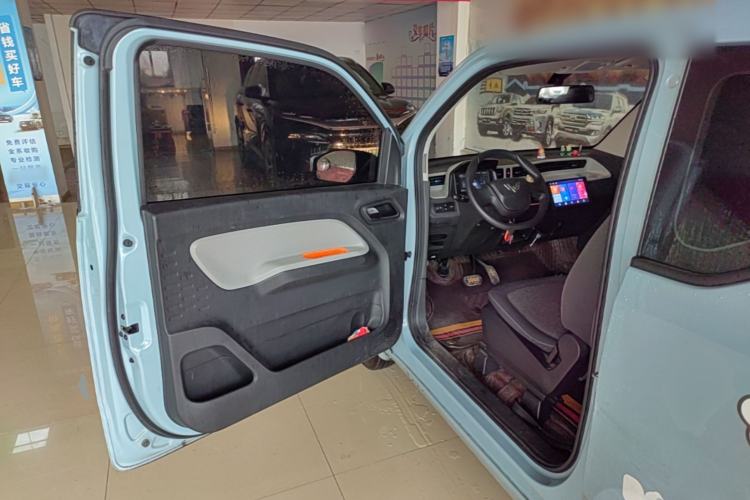 Used Wuling Hongguang MINIEV 2020 Freedom Version Lithium Iron Phosphate Driver Seat