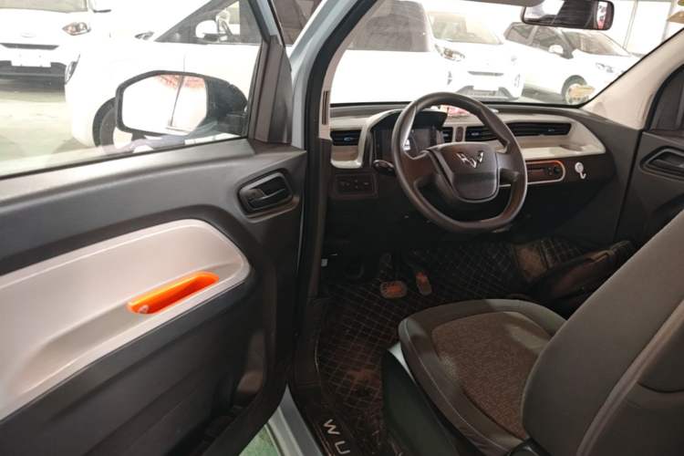 Used Wuling Hongguang MINIEV 2020 Freedom Version Lithium Iron Phosphate Driver Seat