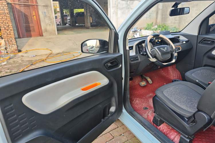 Used Wuling Hongguang MINIEV 2020 Freedom Version Lithium Iron Phosphate Driver Seat