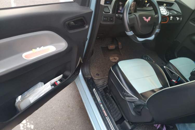 Used Wuling Hongguang MINIEV 2020 Enjoyment Model Lithium Iron Phosphate Driver Seat