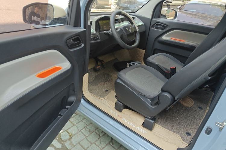 Used Wuling Hongguang MINIEV 2020 Enjoyment Model Lithium Iron Phosphate Driver Seat