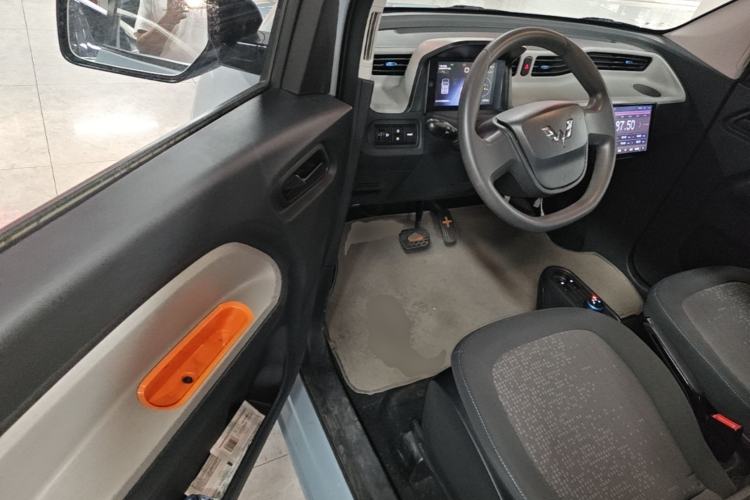 Used Wuling Hongguang MINIEV 2020 Enjoyment Model Lithium Iron Phosphate Driver Seat