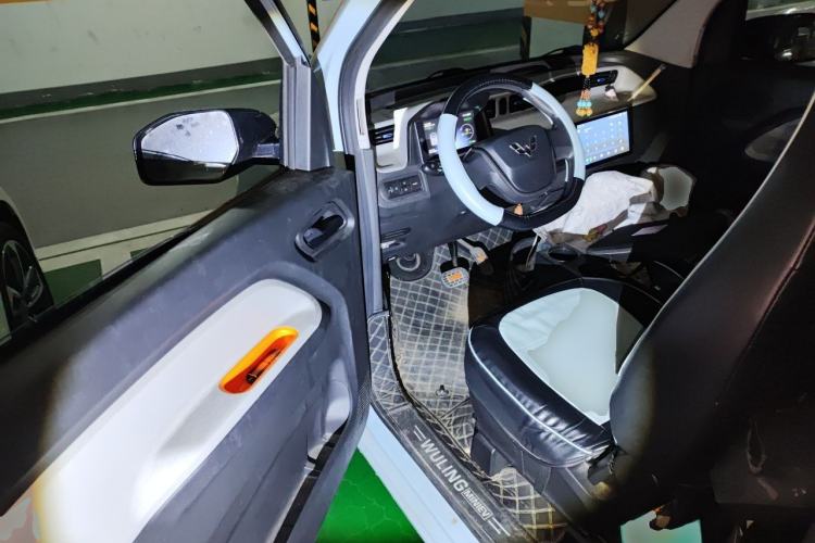 Used Wuling Hongguang MINIEV 2020 Freedom Version Lithium Iron Phosphate Driver Seat