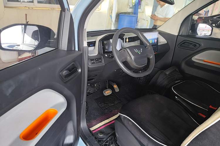 Used Wuling Hongguang MINIEV 2020 Enjoyment Model Lithium Iron Phosphate Driver Seat