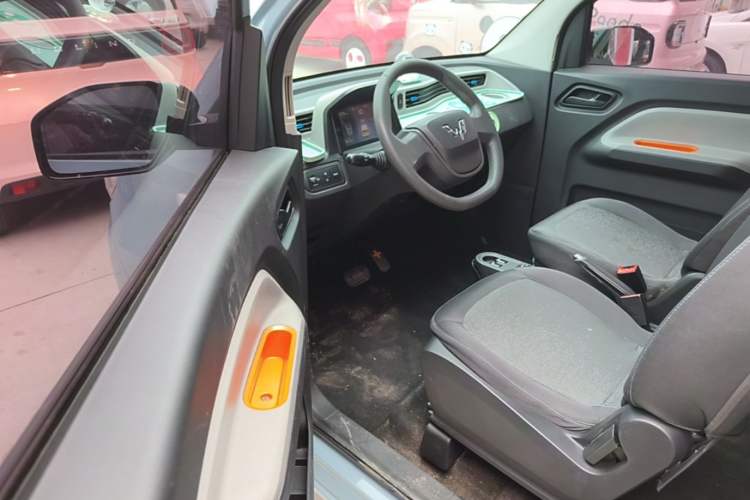 Used Wuling Hongguang MINIEV 2020 Freedom Version Lithium Iron Phosphate Driver Seat