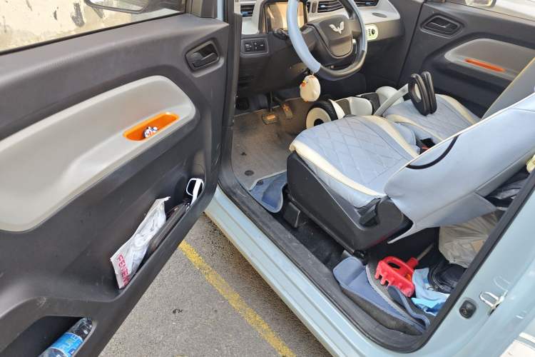 Used Wuling Hongguang MINIEV 2020 Enjoyment Model Lithium Iron Phosphate Driver Seat