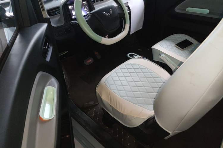 Used Wuling Hongguang MINIEV 2020 Enjoyment Model Lithium Iron Phosphate Driver Seat