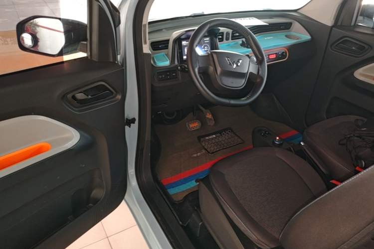 Used Wuling Hongguang MINIEV 2020 Enjoyment Model Lithium Iron Phosphate Driver Seat