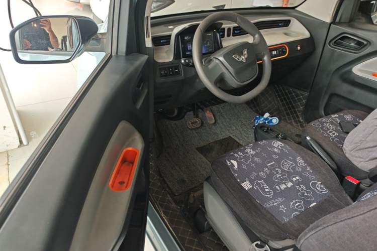 Used Wuling Hongguang MINIEV 2020 Freedom Version Lithium Iron Phosphate Driver Seat