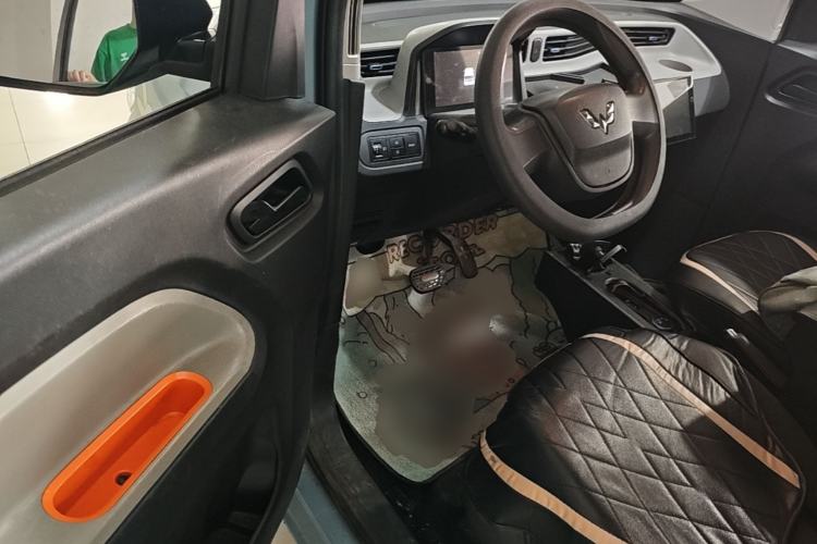 Used Wuling Hongguang MINIEV 2020 Freedom Version Lithium Iron Phosphate Driver Seat