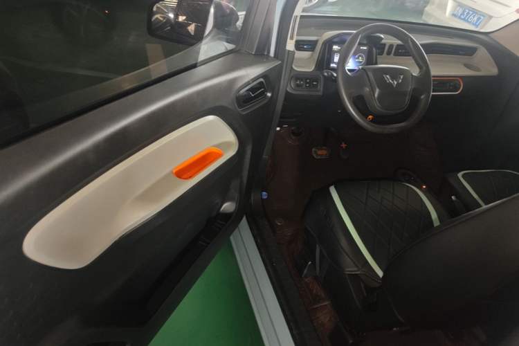 Used Wuling Hongguang MINIEV 2020 Freedom Version Lithium Iron Phosphate Driver Seat