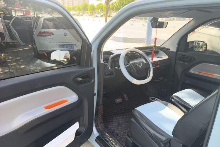 Used Wuling Hongguang MINIEV 2020 Freedom Version Lithium Iron Phosphate Driver Seat