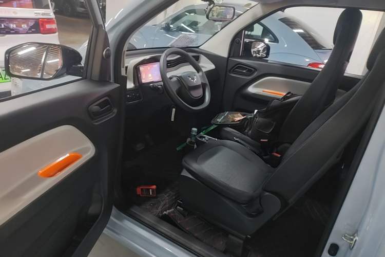 Used Wuling Hongguang MINIEV 2020 Enjoyment Model Lithium Iron Phosphate Driver Seat