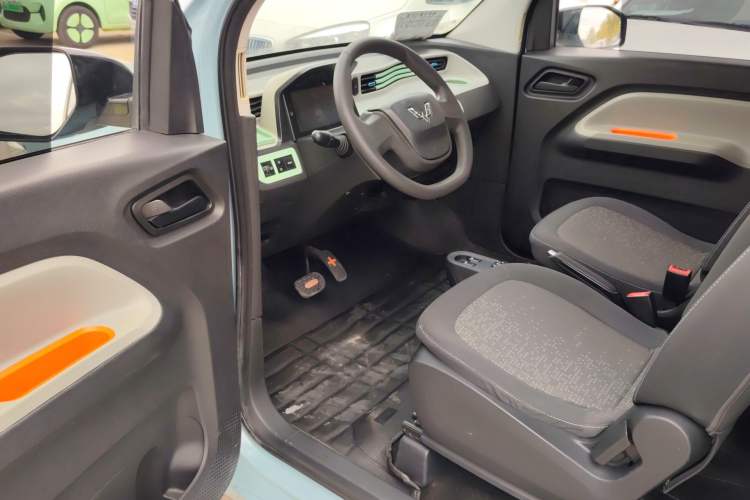 Used Wuling Hongguang MINIEV 2020 Zizai Version Lithium-NMC Driver Seat